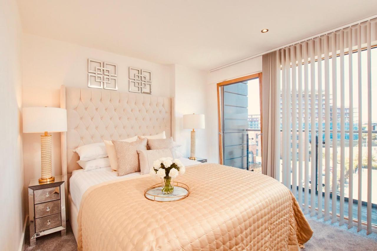 King Deluxe City Apt Large Balcony& Free Parking! Лидс Экстерьер фото